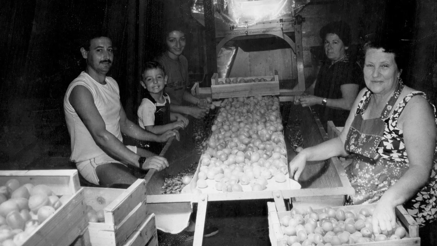Foto familiar de los inicios de Confituras Tradicionales