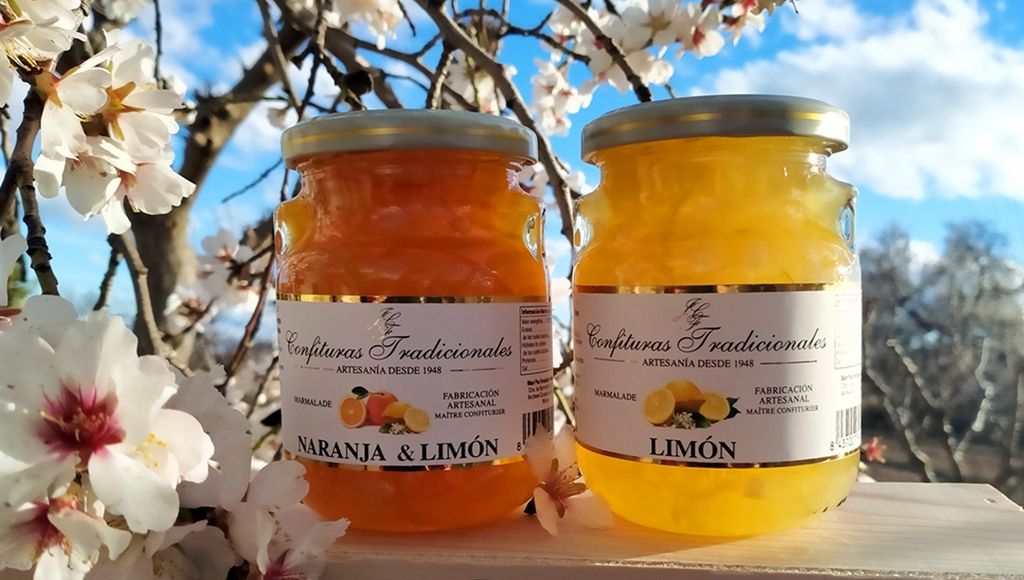 Confituras Tradicionales tarrios mermelada naranja y liom con flores